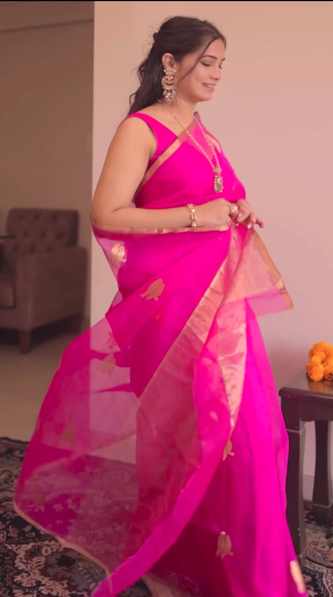 Pink chanderi organza silk saree with bird motifs all over - Image 12