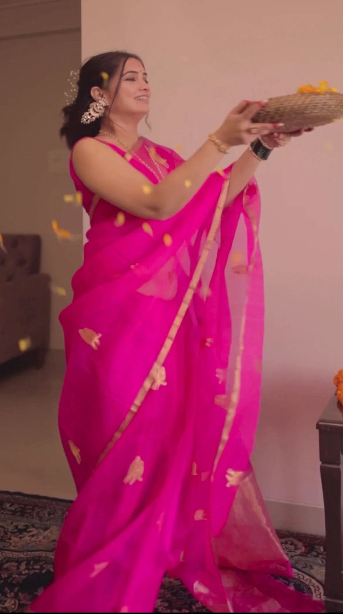 Pink chanderi organza silk saree with bird motifs all over - Image 7