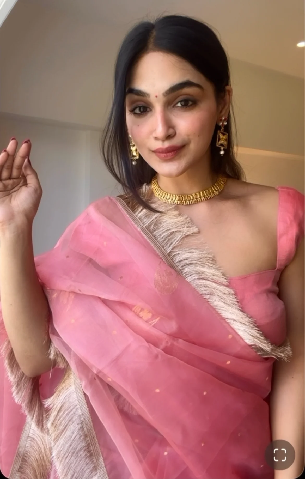 Ballet Pink chanderi silk saree with zari bootis and chaand bootis all over - Image 6