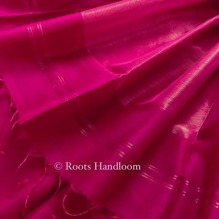 Pink Maheshwari Saree with Flower Motifs all over - Image 2