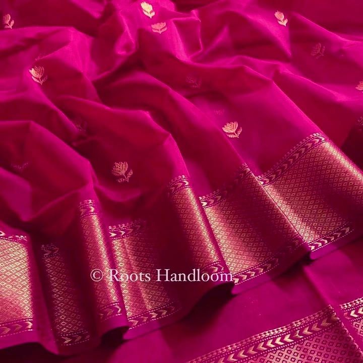 Pink Maheshwari Saree with Flower Motifs all over - Image 3