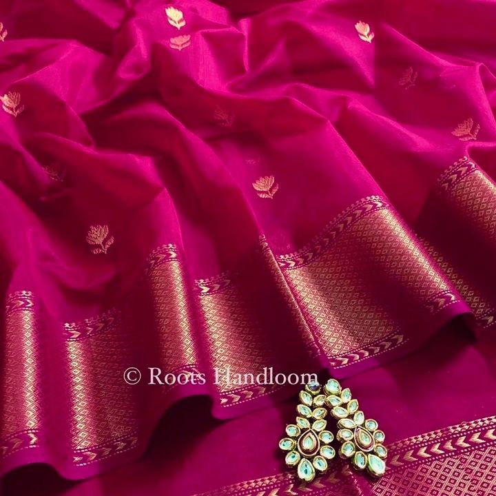 Pink Maheshwari Saree with Flower Motifs all over - Image 4