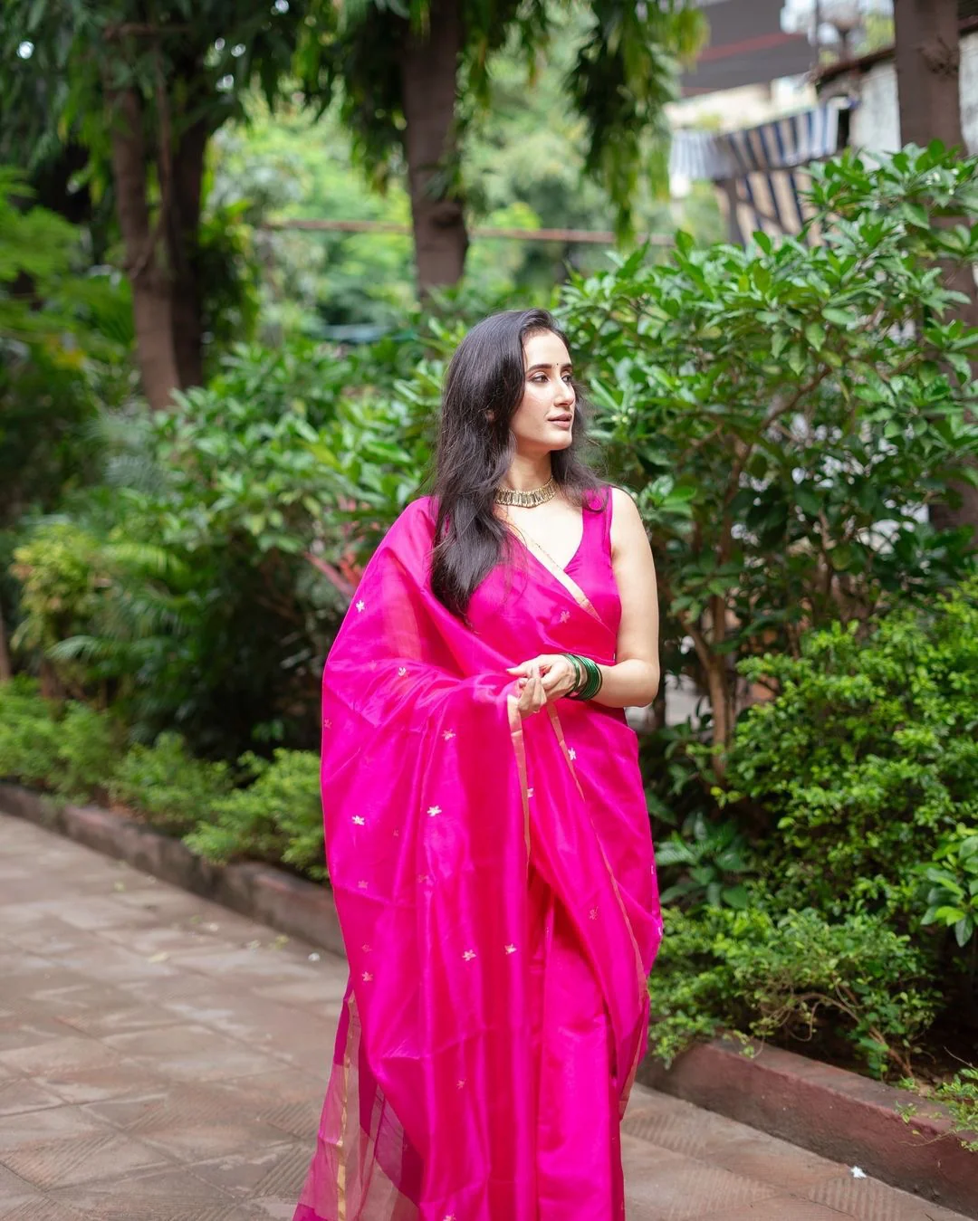 Rani pink chanderi silk saree with flower bootis all over - Image 8