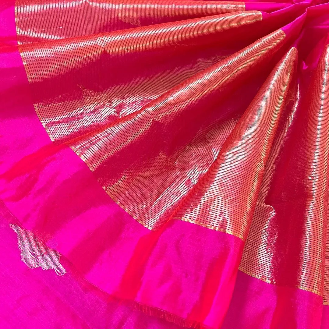 Rani pink chanderi silk saree with jhoomar motifs all over - Image 4
