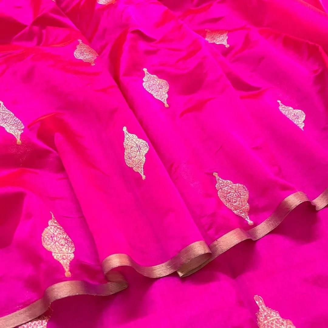 Rani pink chanderi silk saree with jhoomar motifs all over - Image 7