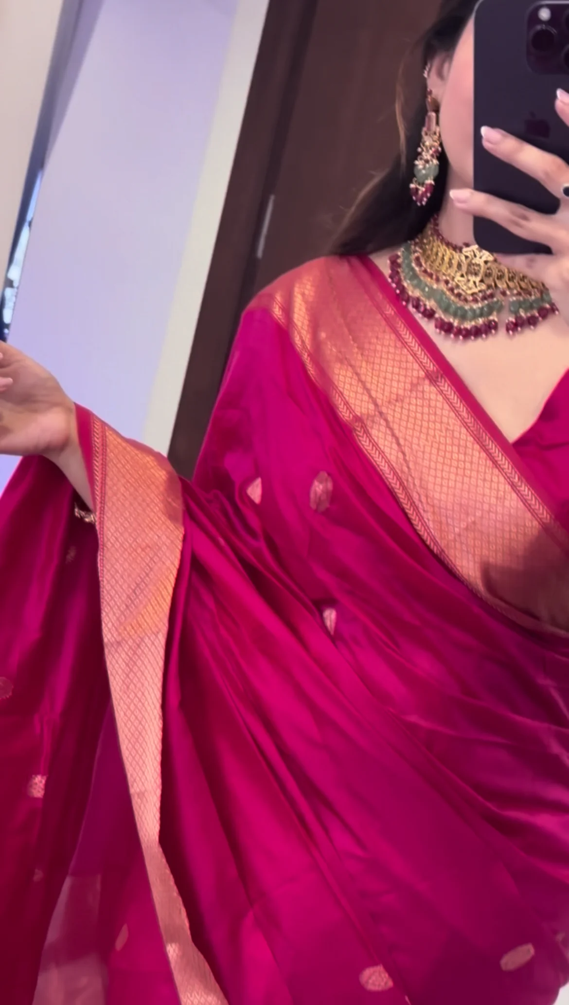 Rani pink Maheshwari silk saree with zari bootis all over - Image 14
