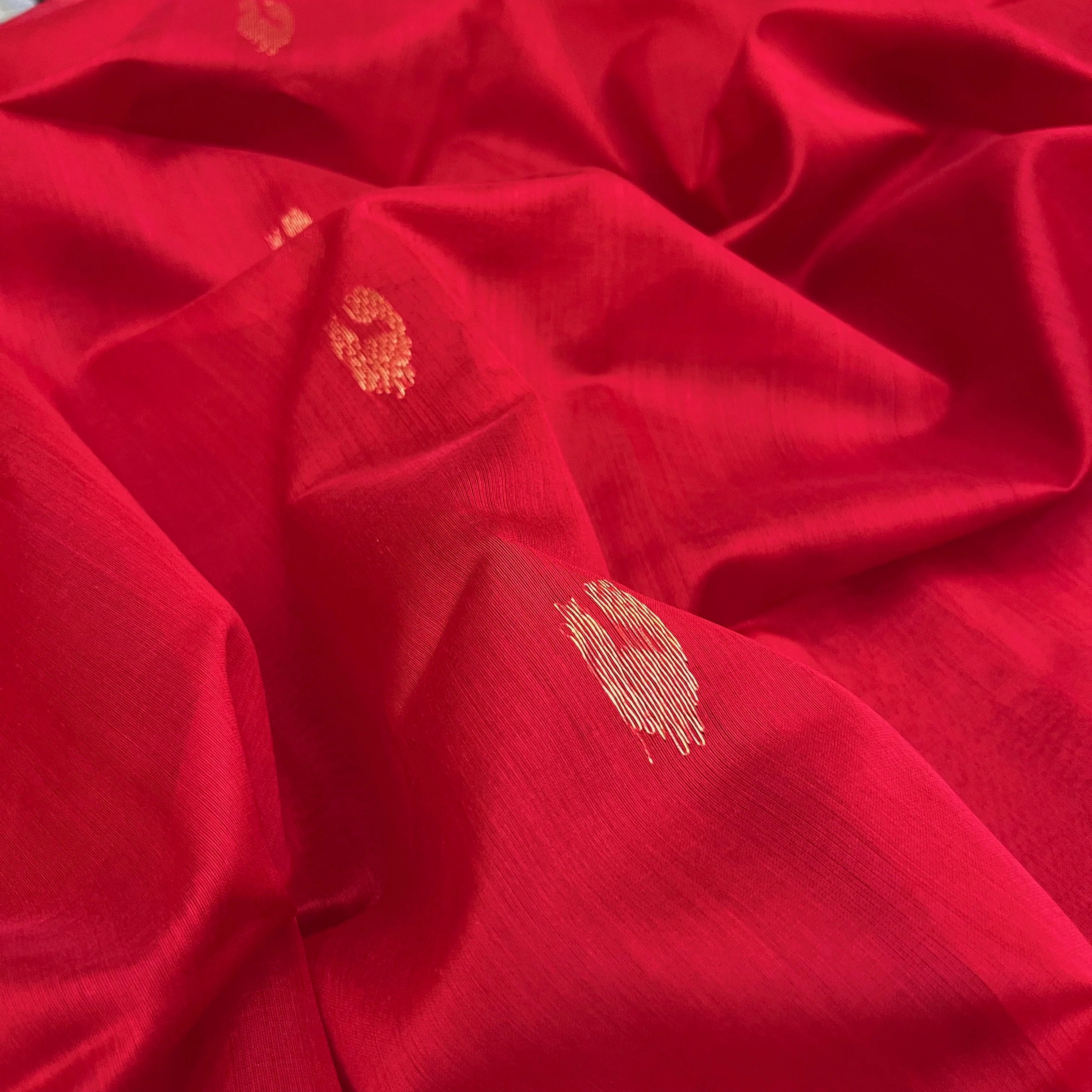 Red Maheshwari saree with morni motifs all over - Image 15