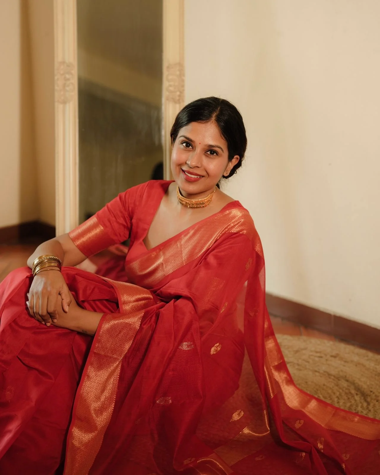 Red Maheshwari saree with morni motifs all over - Image 4