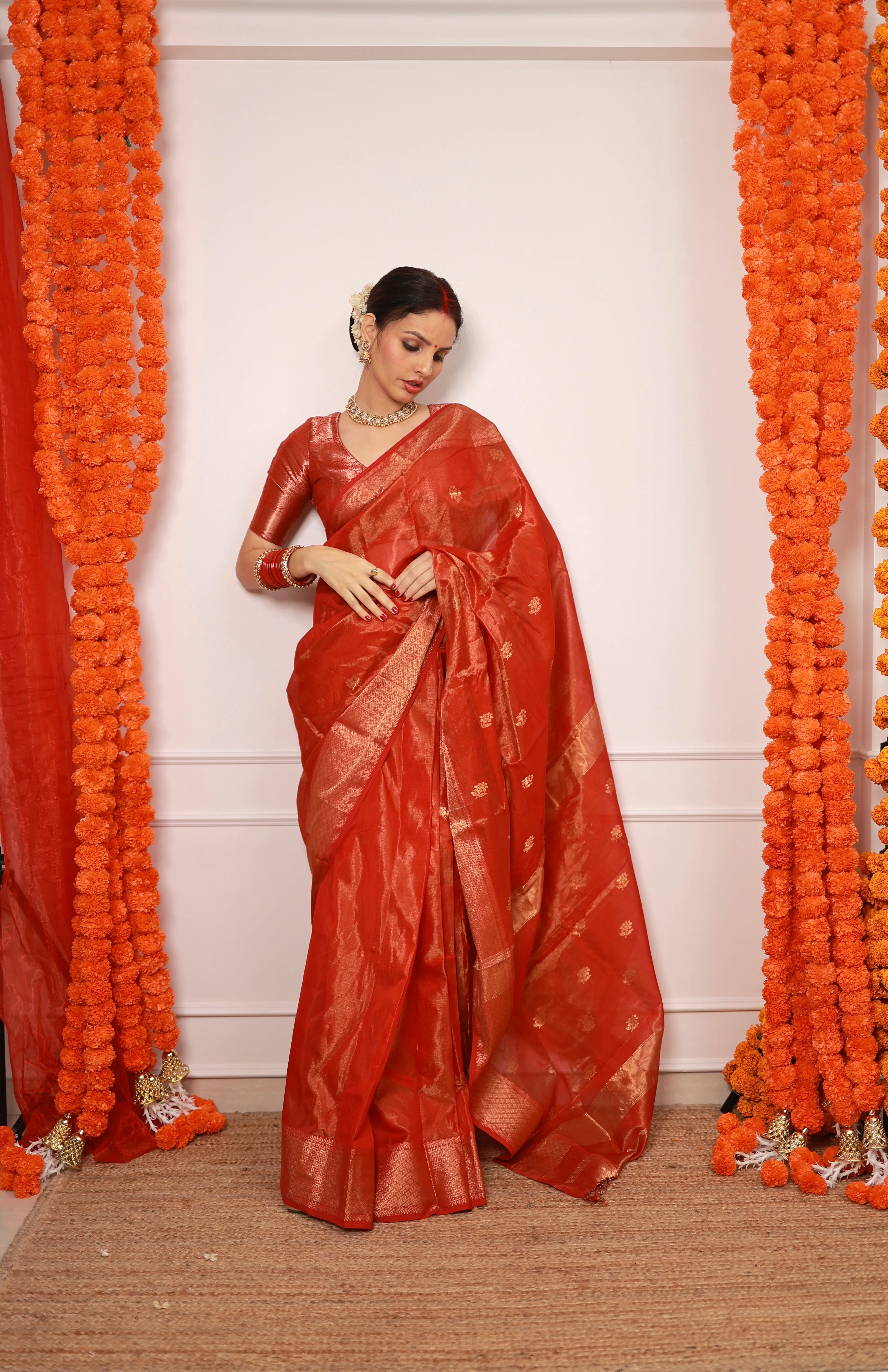 Red maheshwari tissue silk saree with flower motifs all over - Image 4