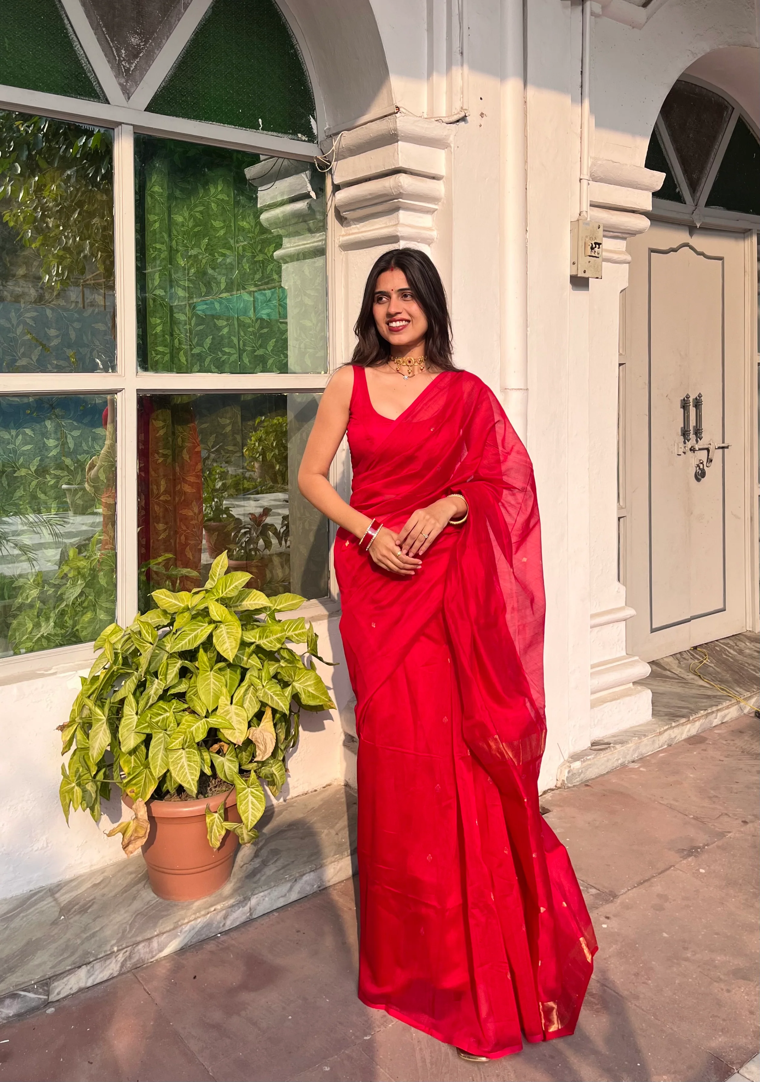 Deep red maheshwari saree with zari bootis all over - Image 11