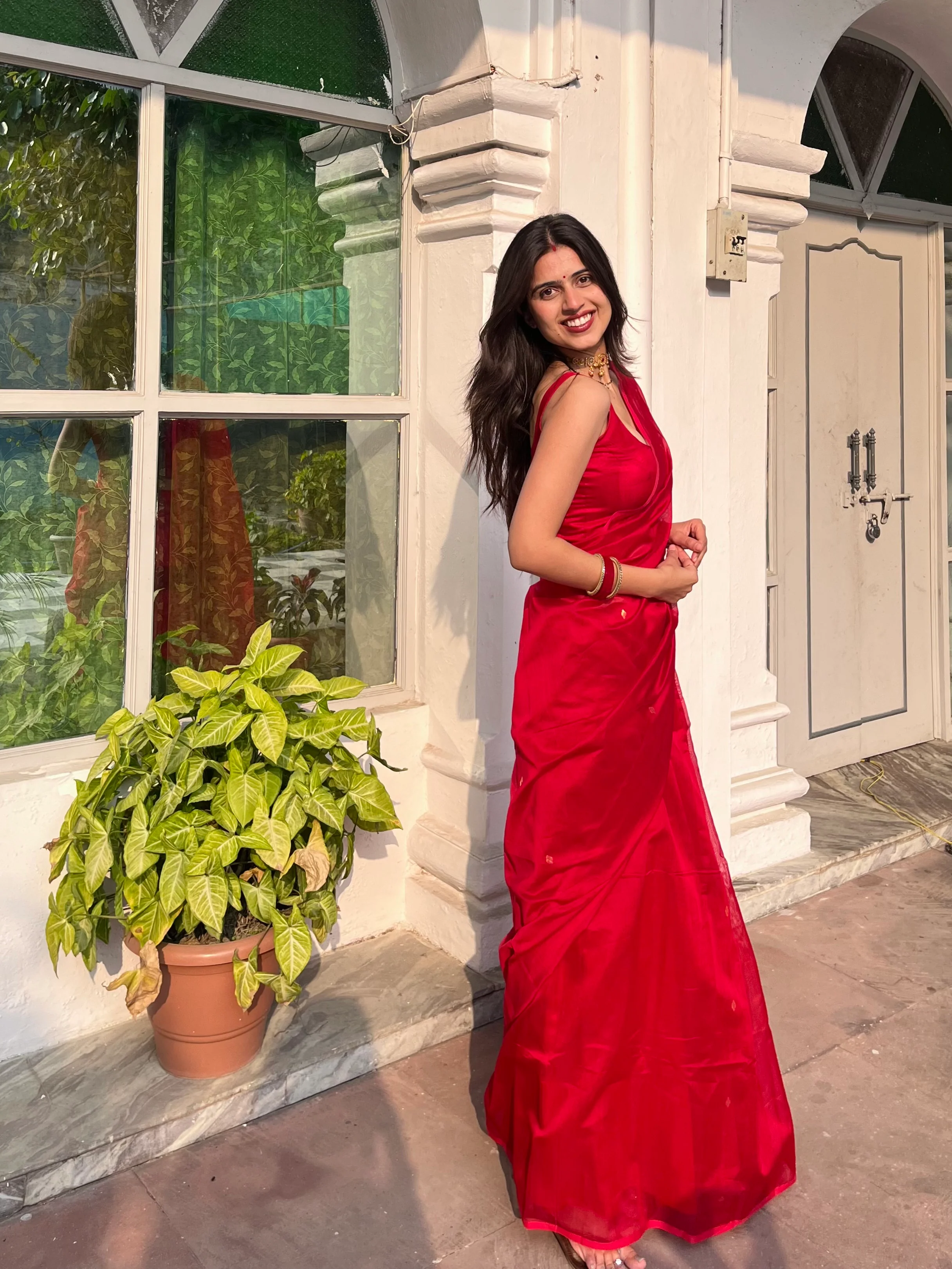 Deep red maheshwari saree with zari bootis all over - Image 9