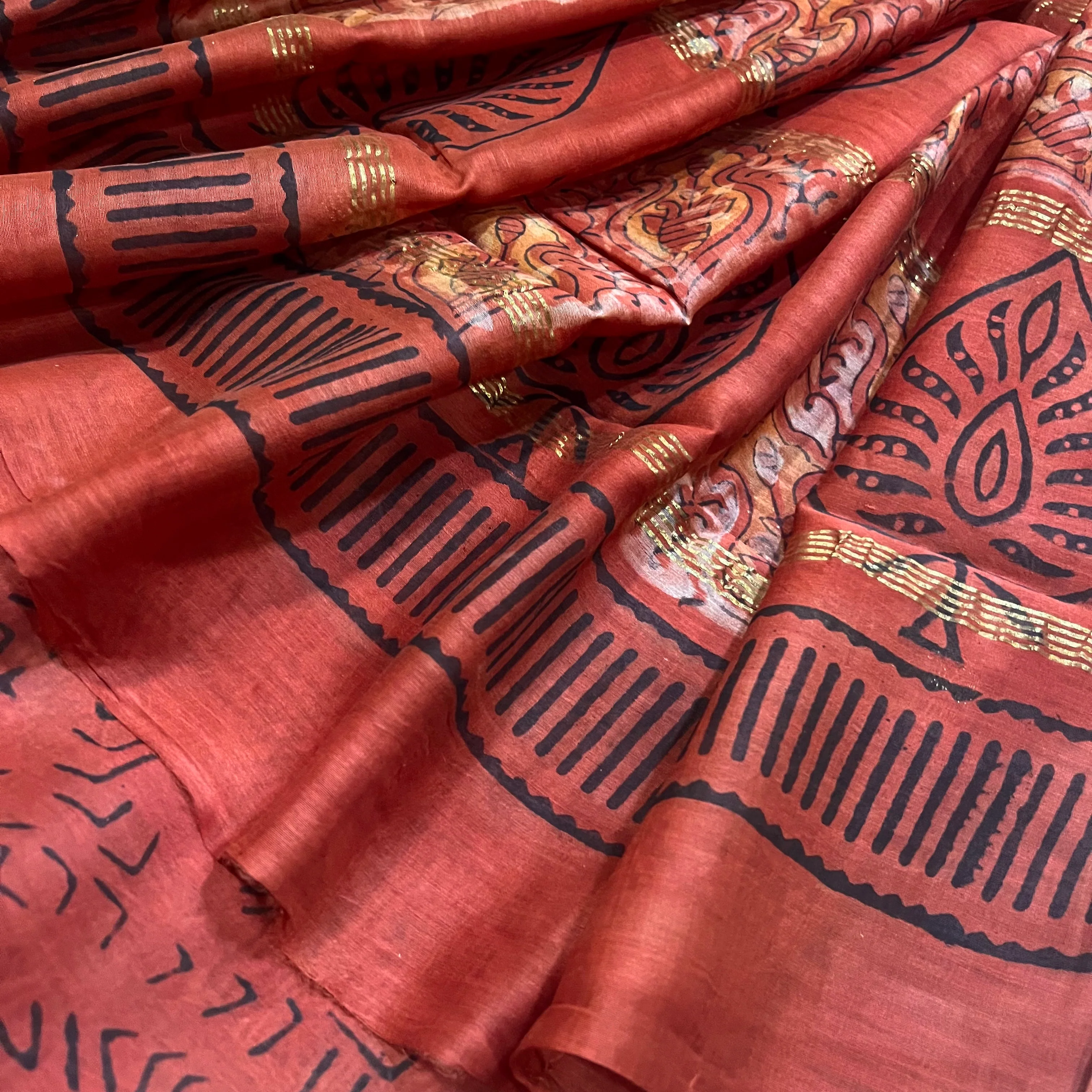 Rust Maheshwari saree with ajrakh print all over - Image 3