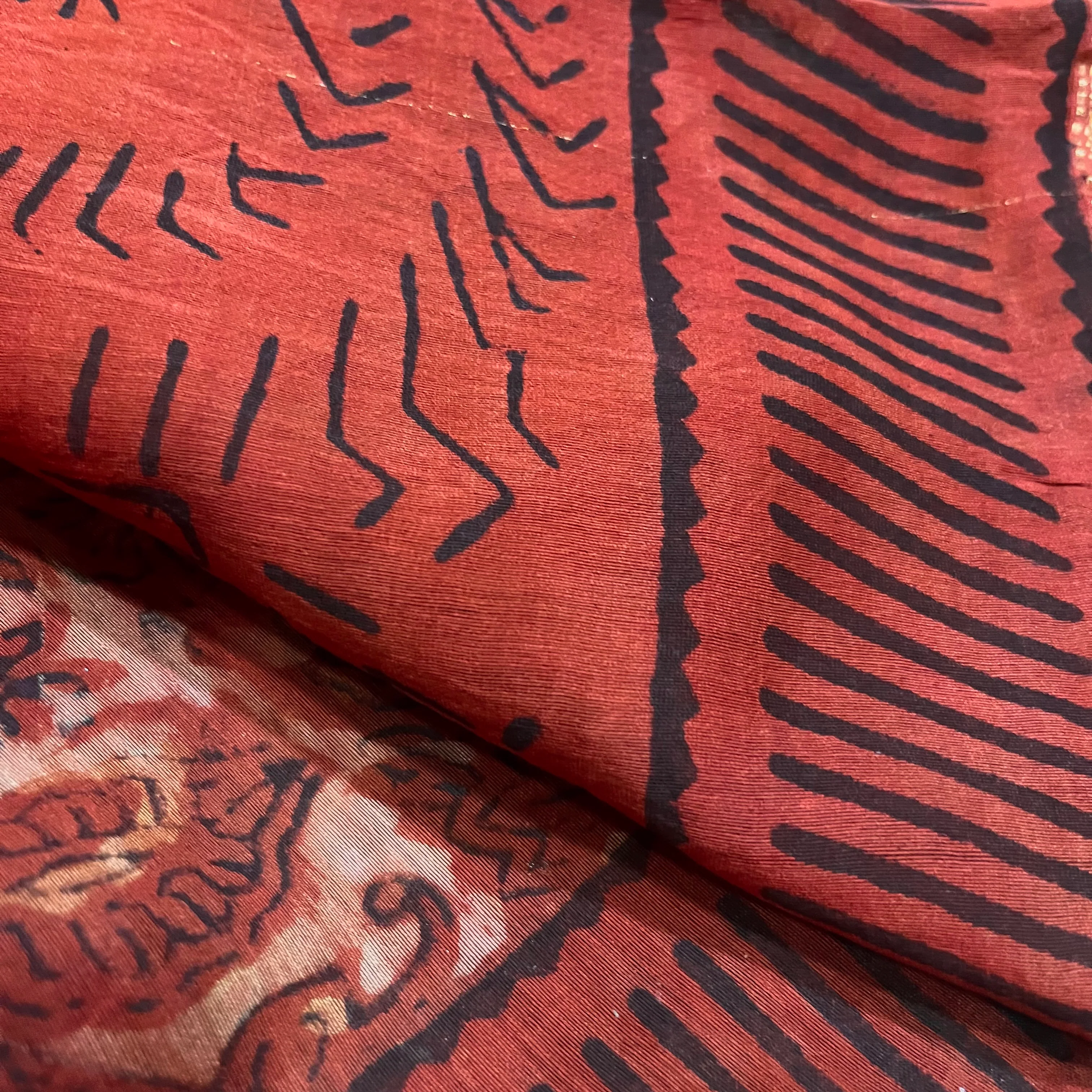 Rust Maheshwari saree with ajrakh print all over - Image 7