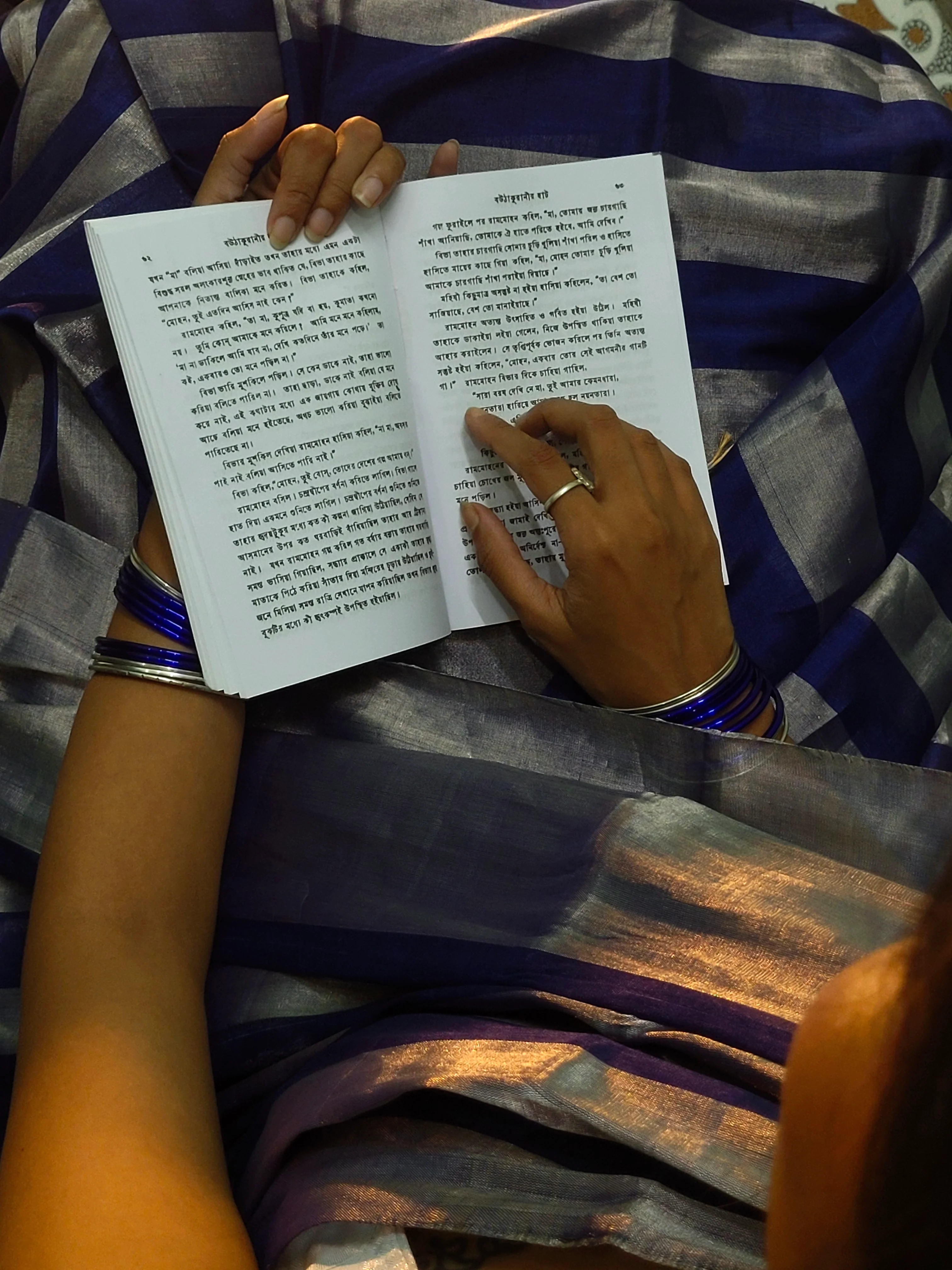 Silver and blue striped chanderi tissue silk saree - Image 5