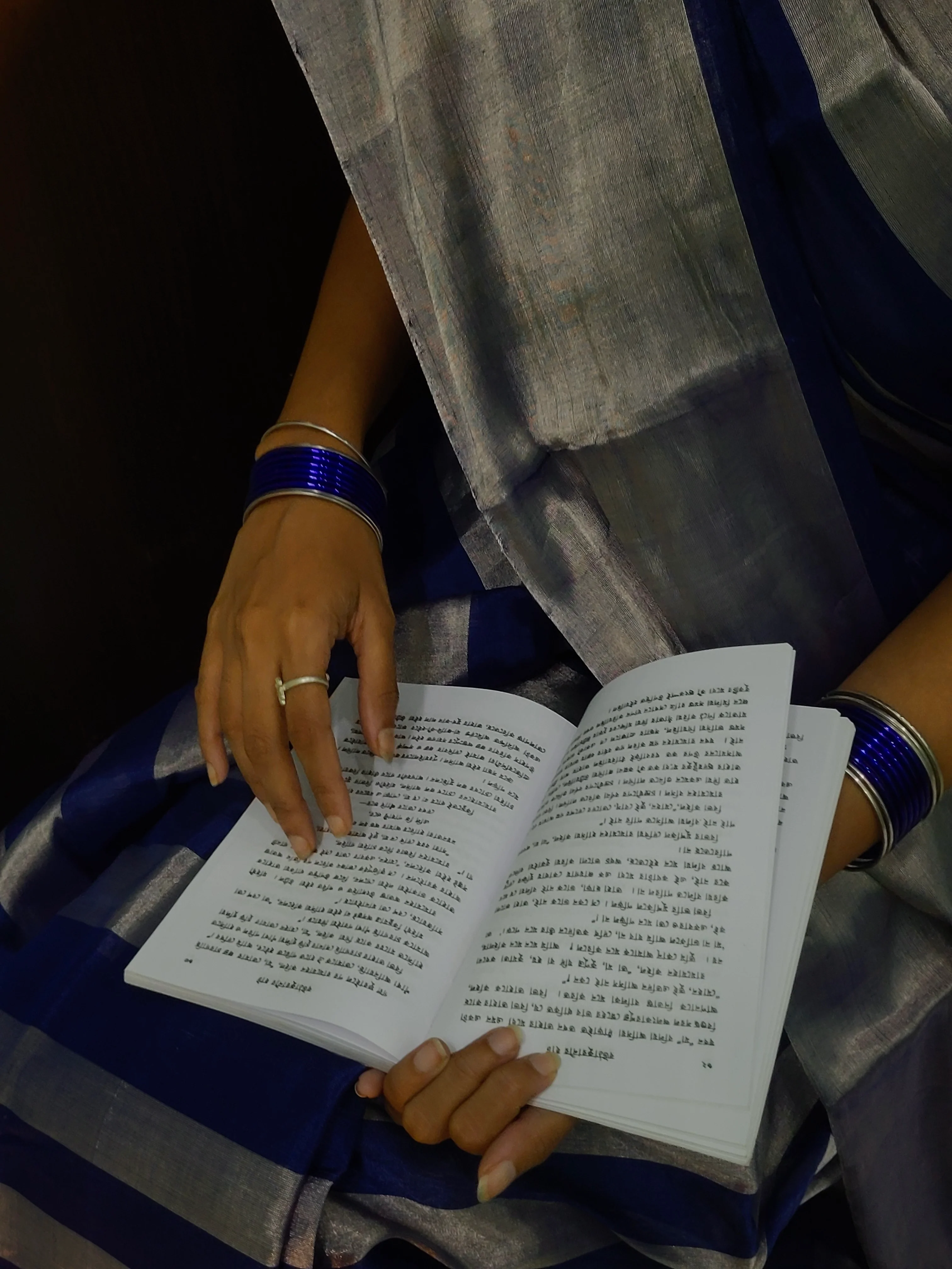 Silver and blue striped chanderi tissue silk saree - Image 8