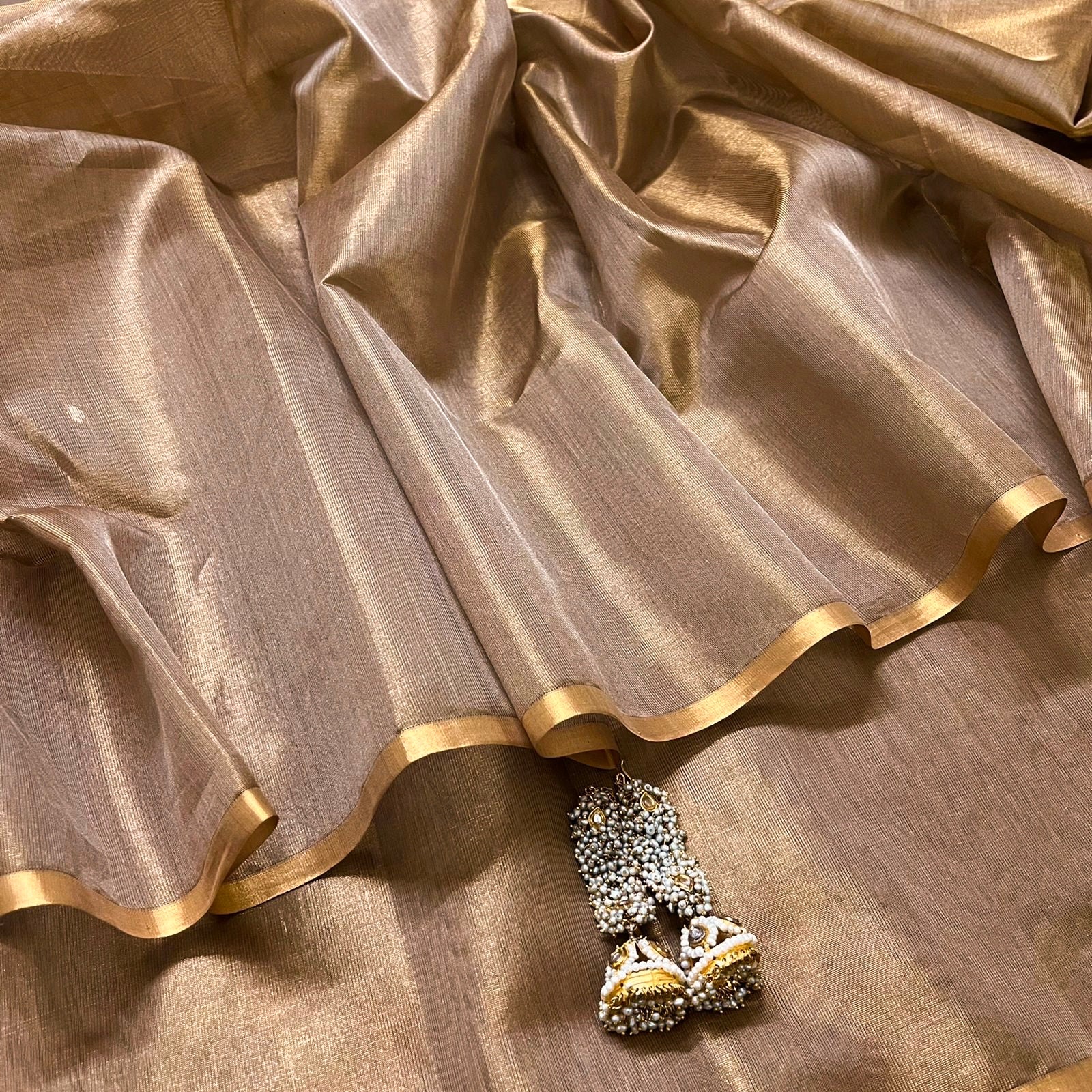 Caramel Gold Maheshwari Tissue Silk Saree with Zari bootis all over - Image 7