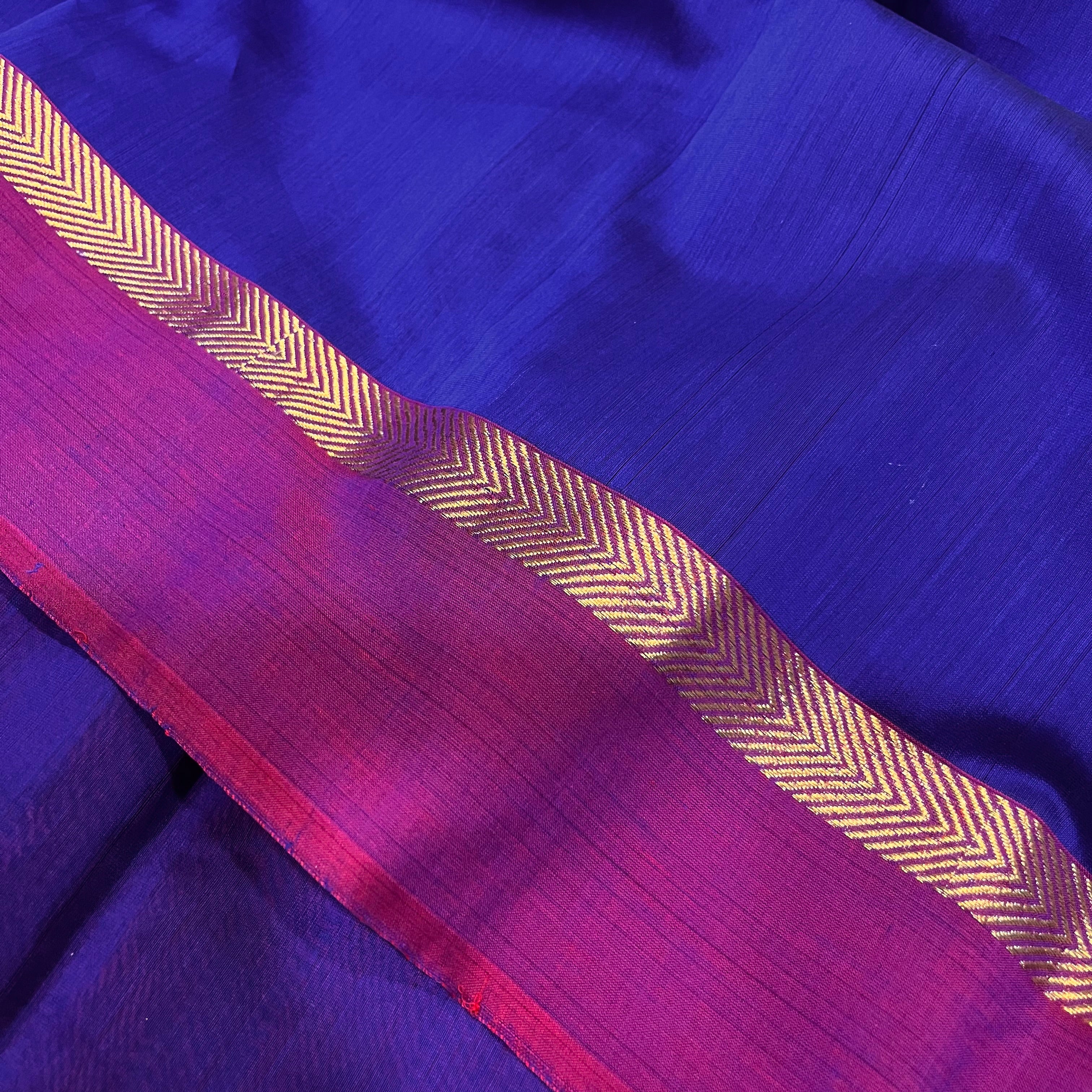 Bluish Purple dual tone Maheshwari saree with Threadwork on pallu - Image 3
