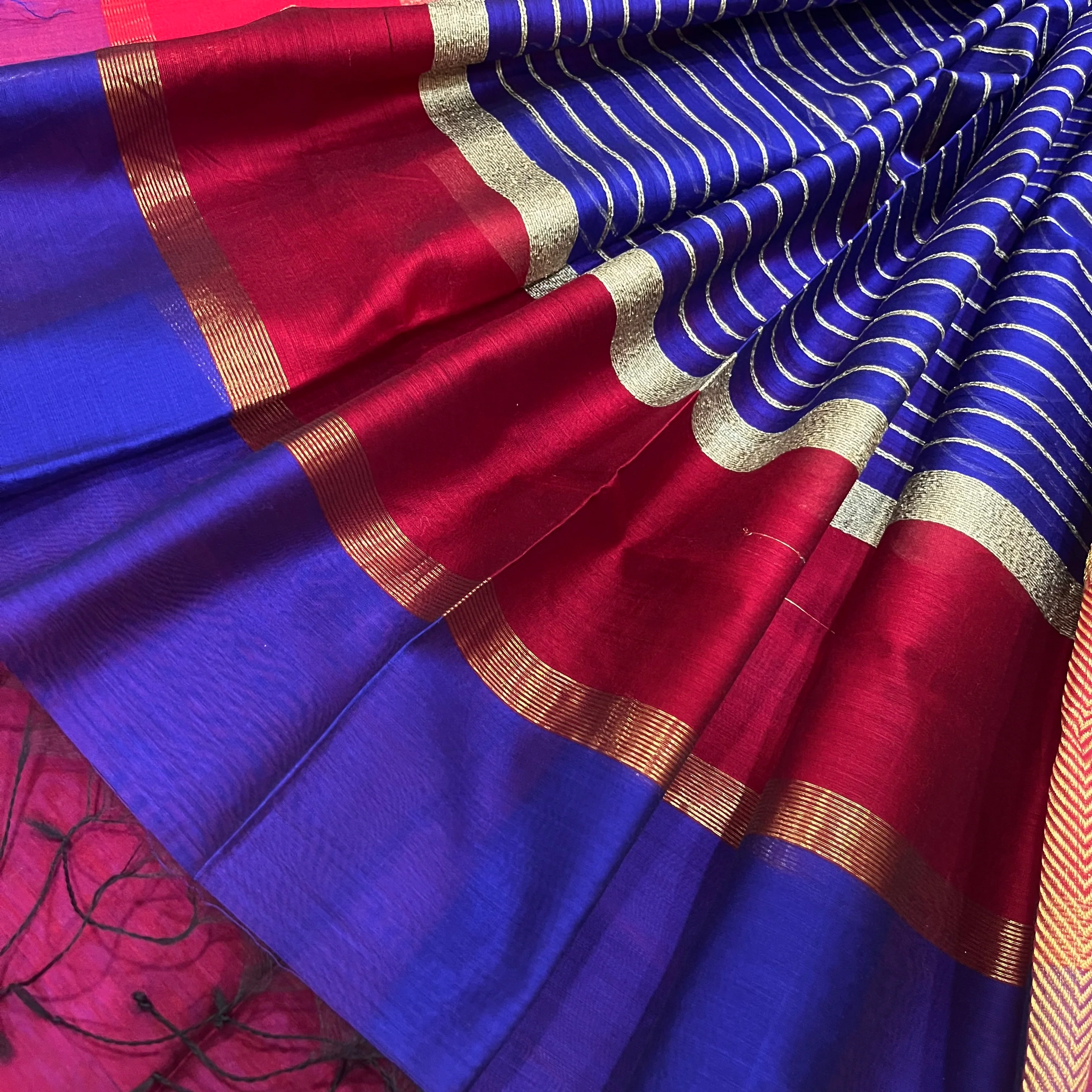 Bluish Purple dual tone Maheshwari saree with Threadwork on pallu - Image 4