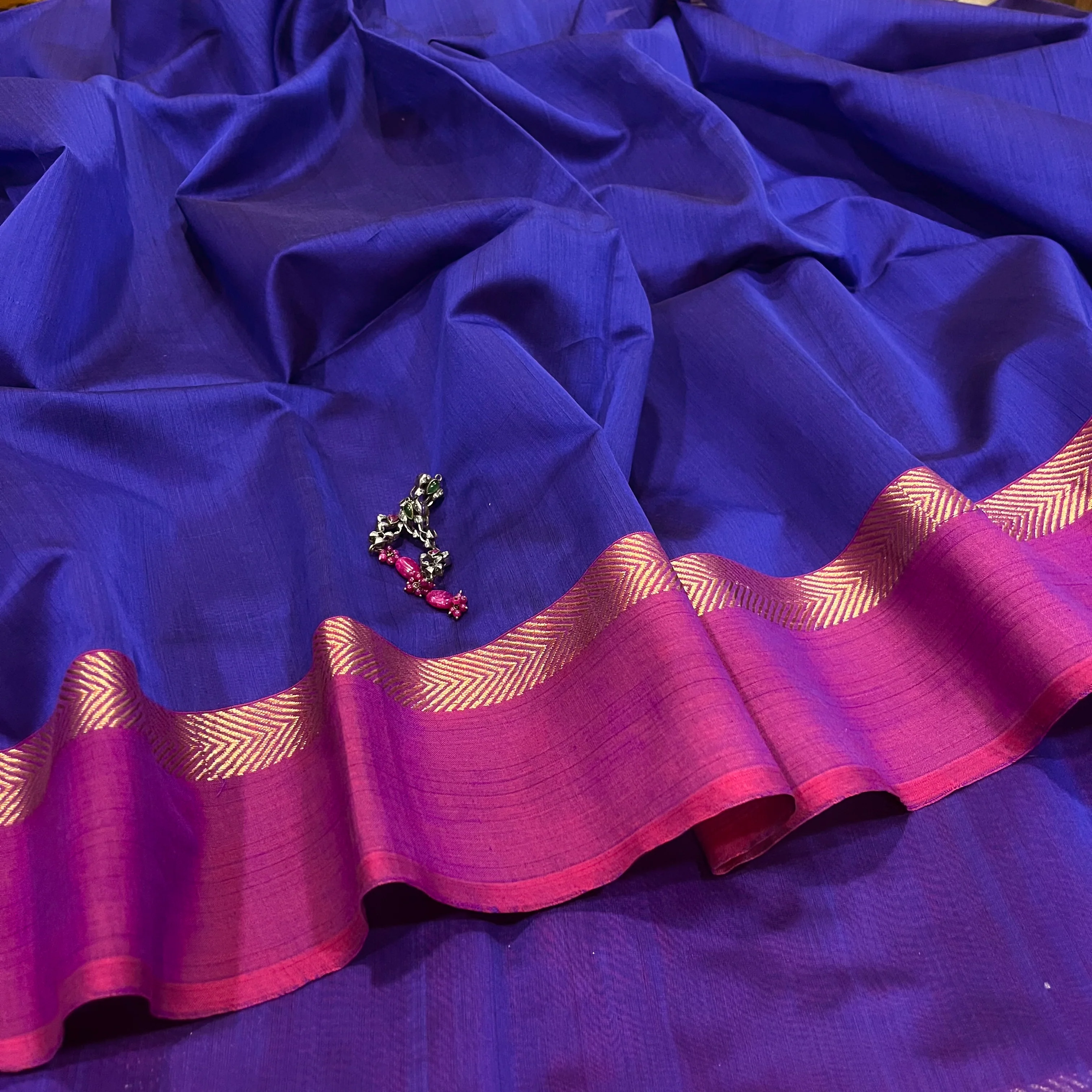 Bluish Purple dual tone Maheshwari saree with Threadwork on pallu - Image 5