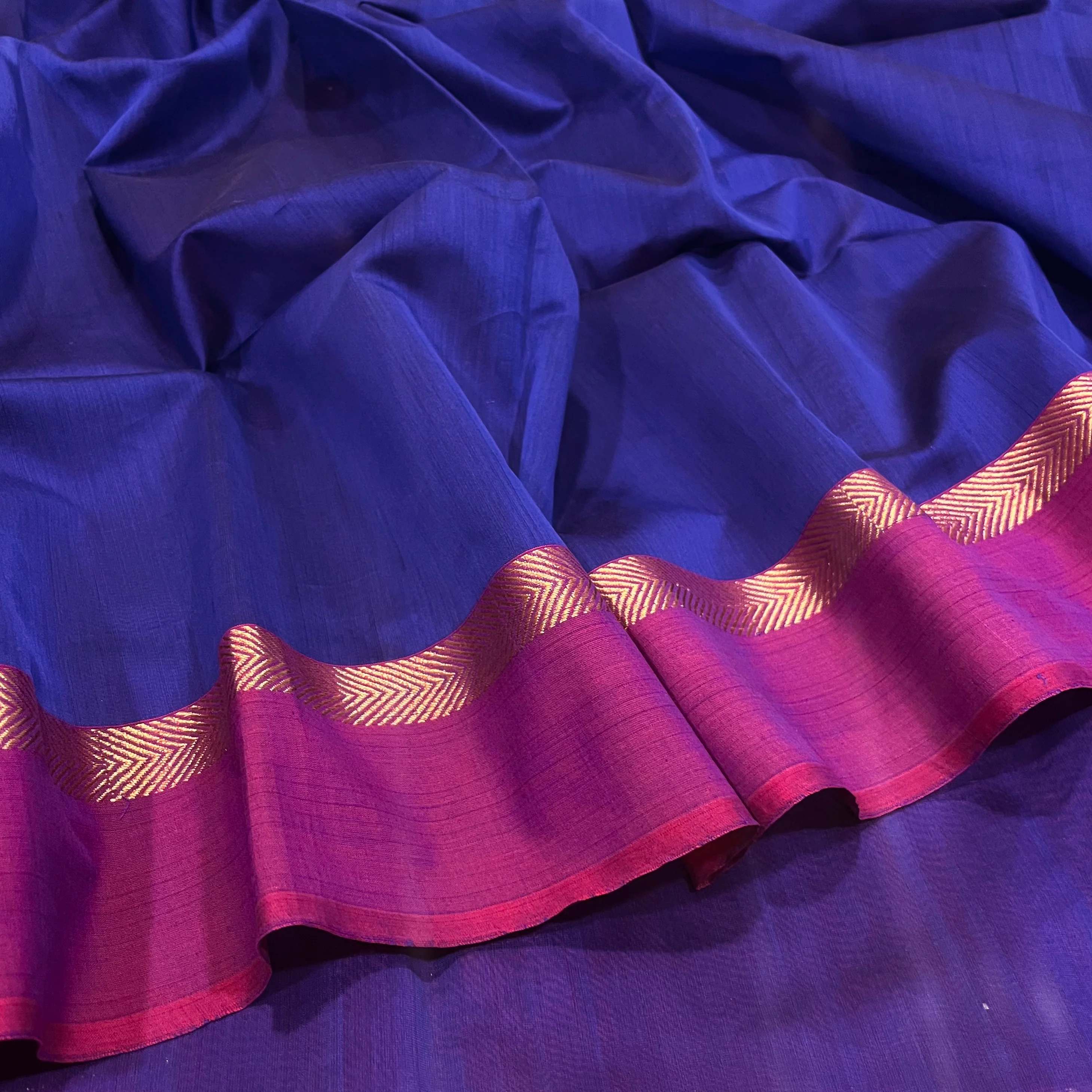 Bluish Purple dual tone Maheshwari saree with Threadwork on pallu - Image 7