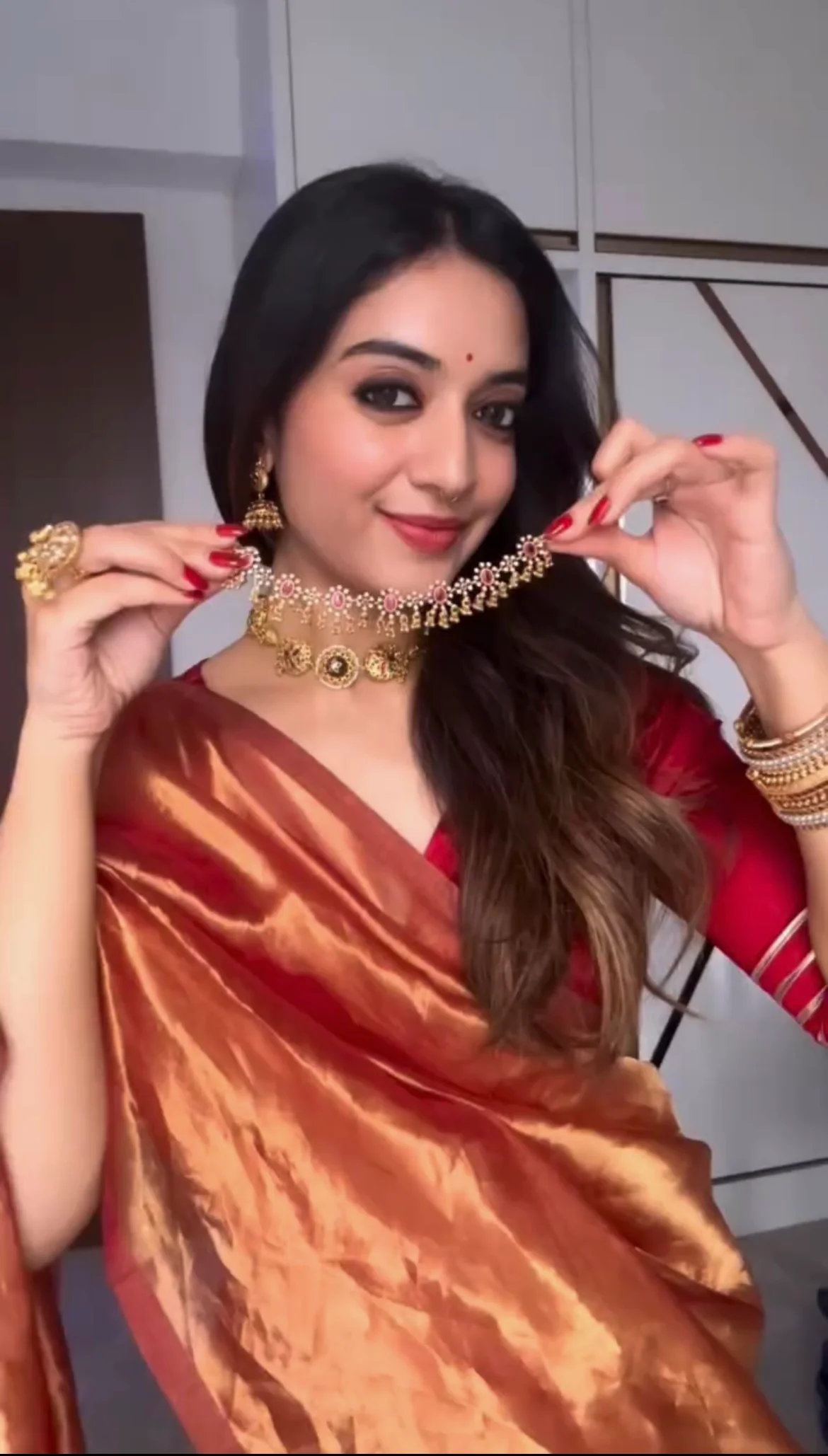 Deep red and gold Chanderi tissue silk saree - Image 7