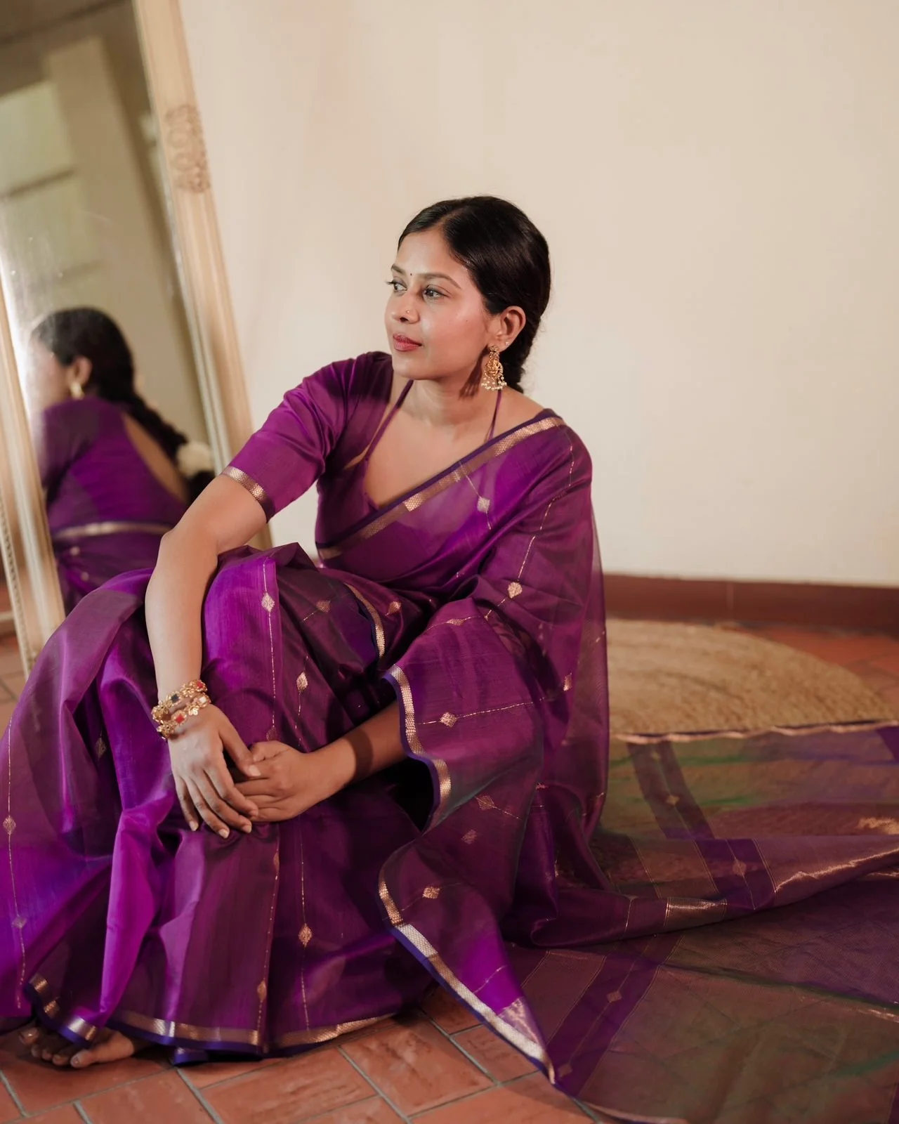 Violet dual tone Maheshwari saree with diamond motifs all over - Image 10