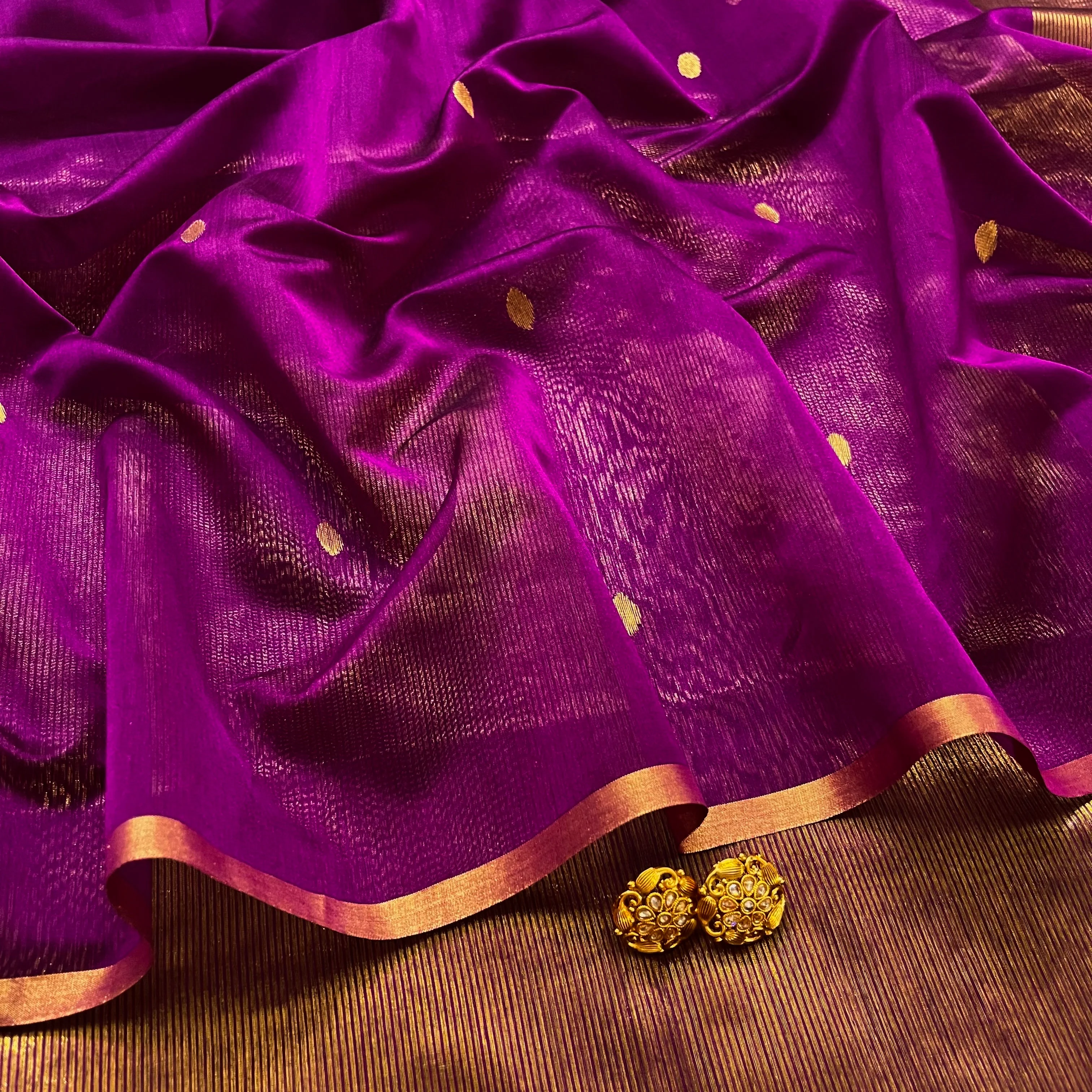 Violet maheshwari saree with zari bootis and zari lines - Image 3