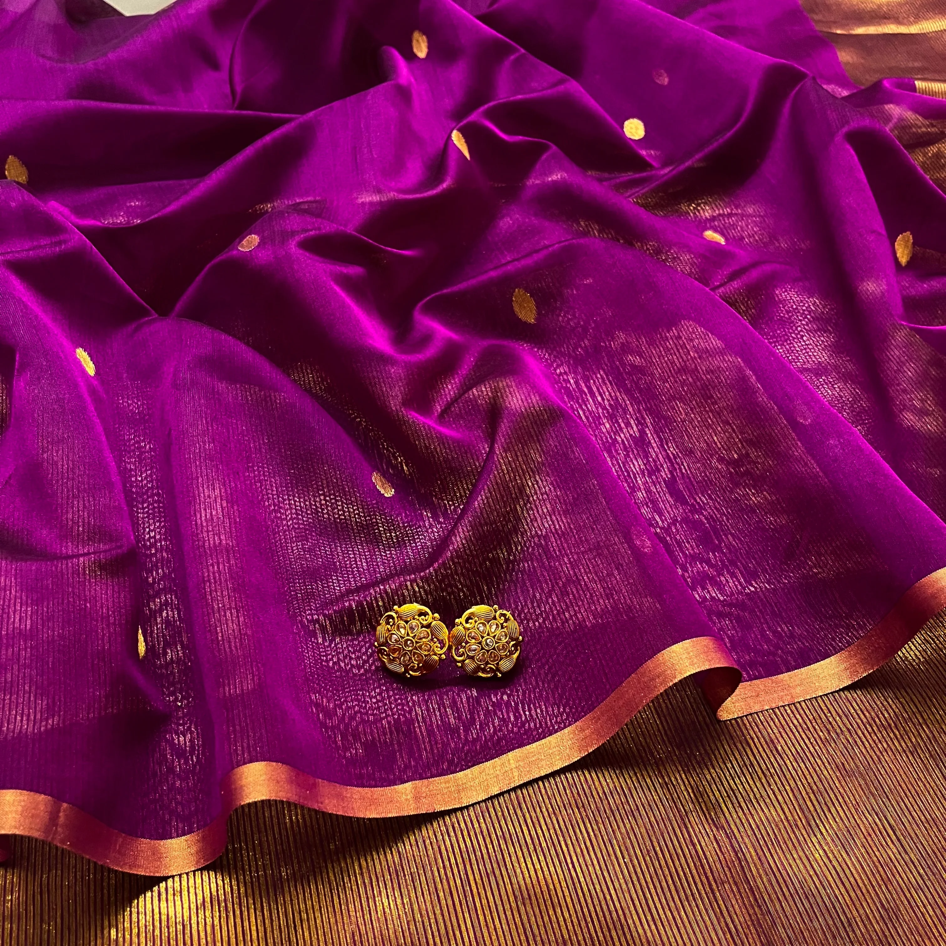Violet maheshwari saree with zari bootis and zari lines - Image 6