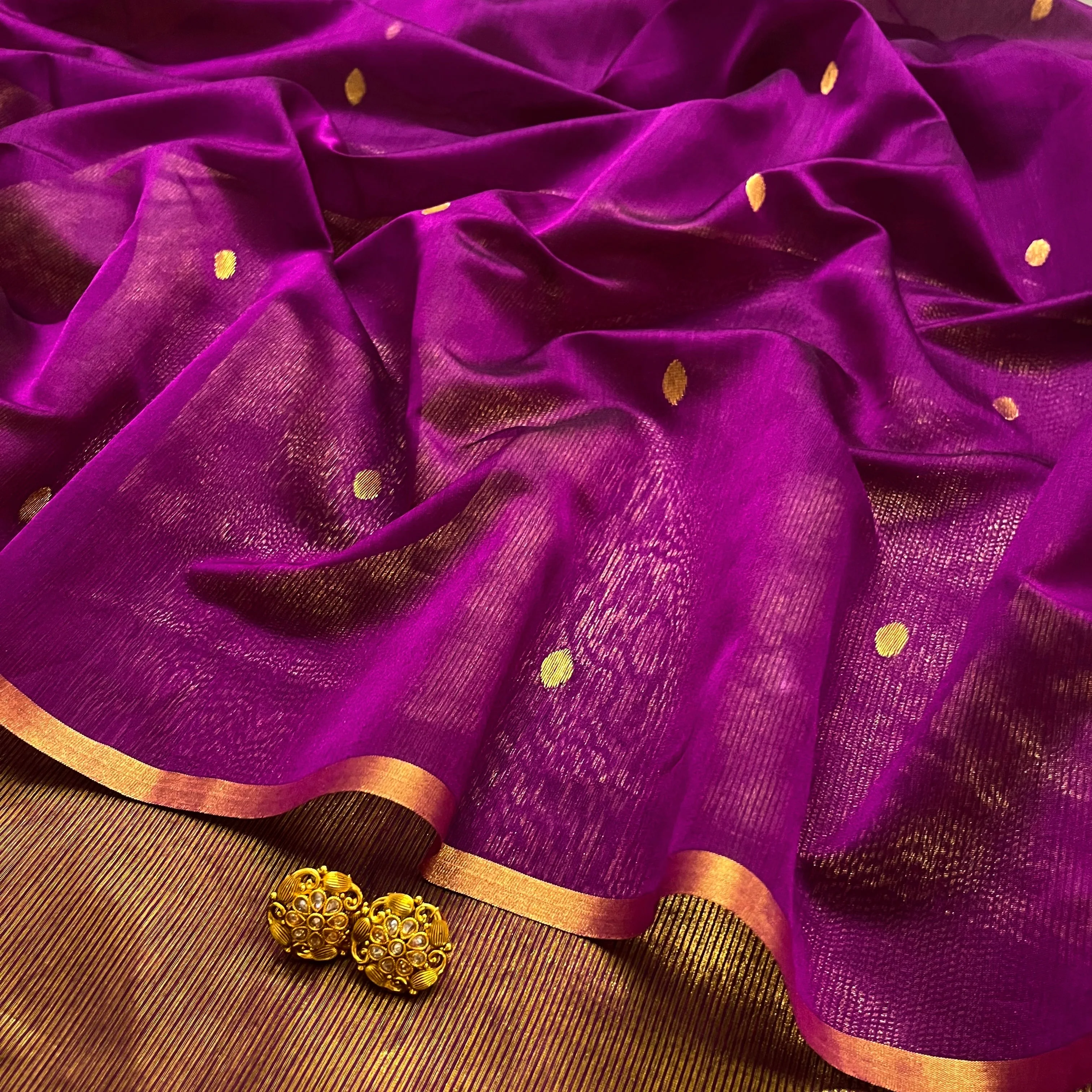 Violet maheshwari saree with zari bootis and zari lines - Image 9