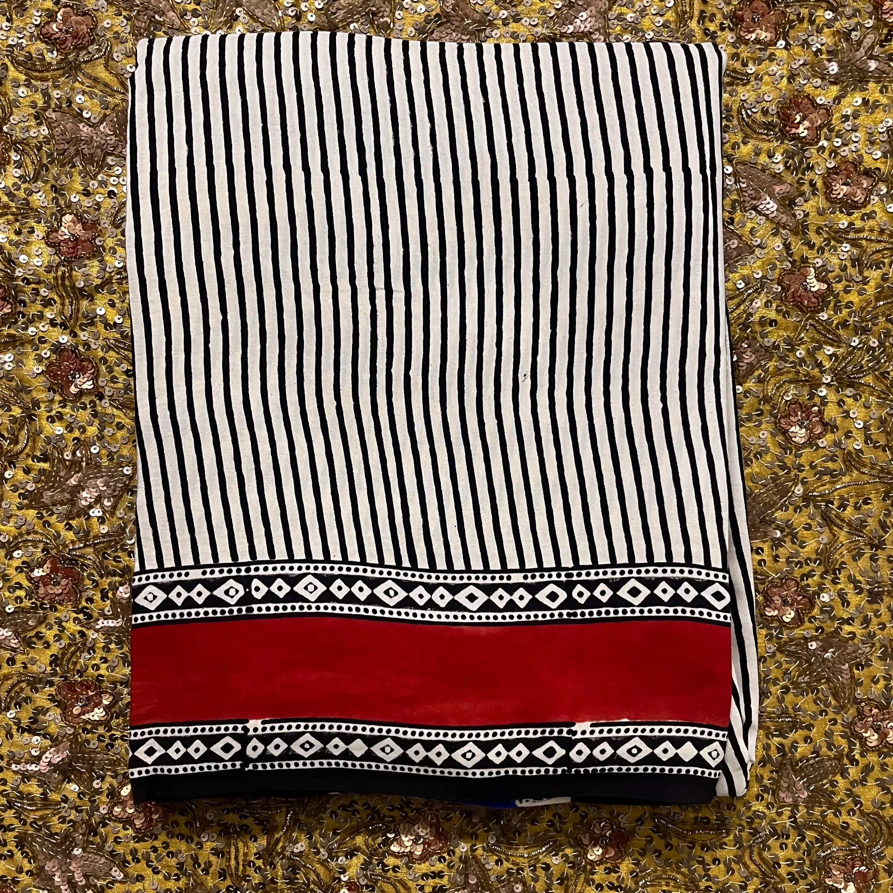 White and black silk saree with block print all over - Image 6