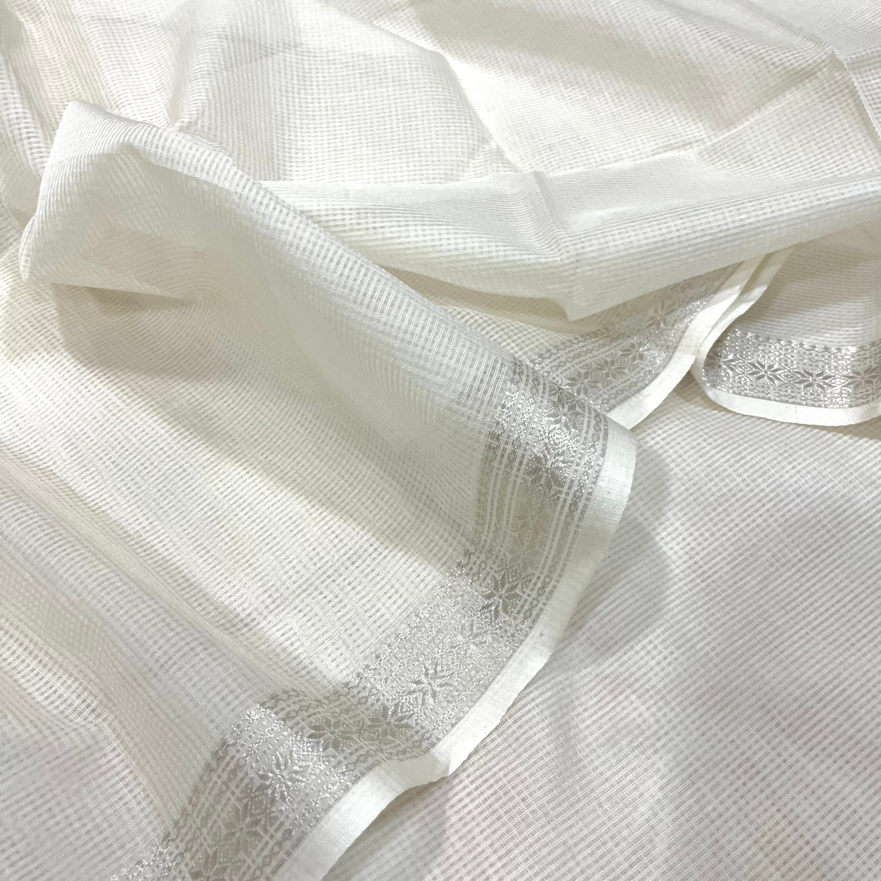 White Maheshwari saree with zari border and zari lines on pallu - Image 3