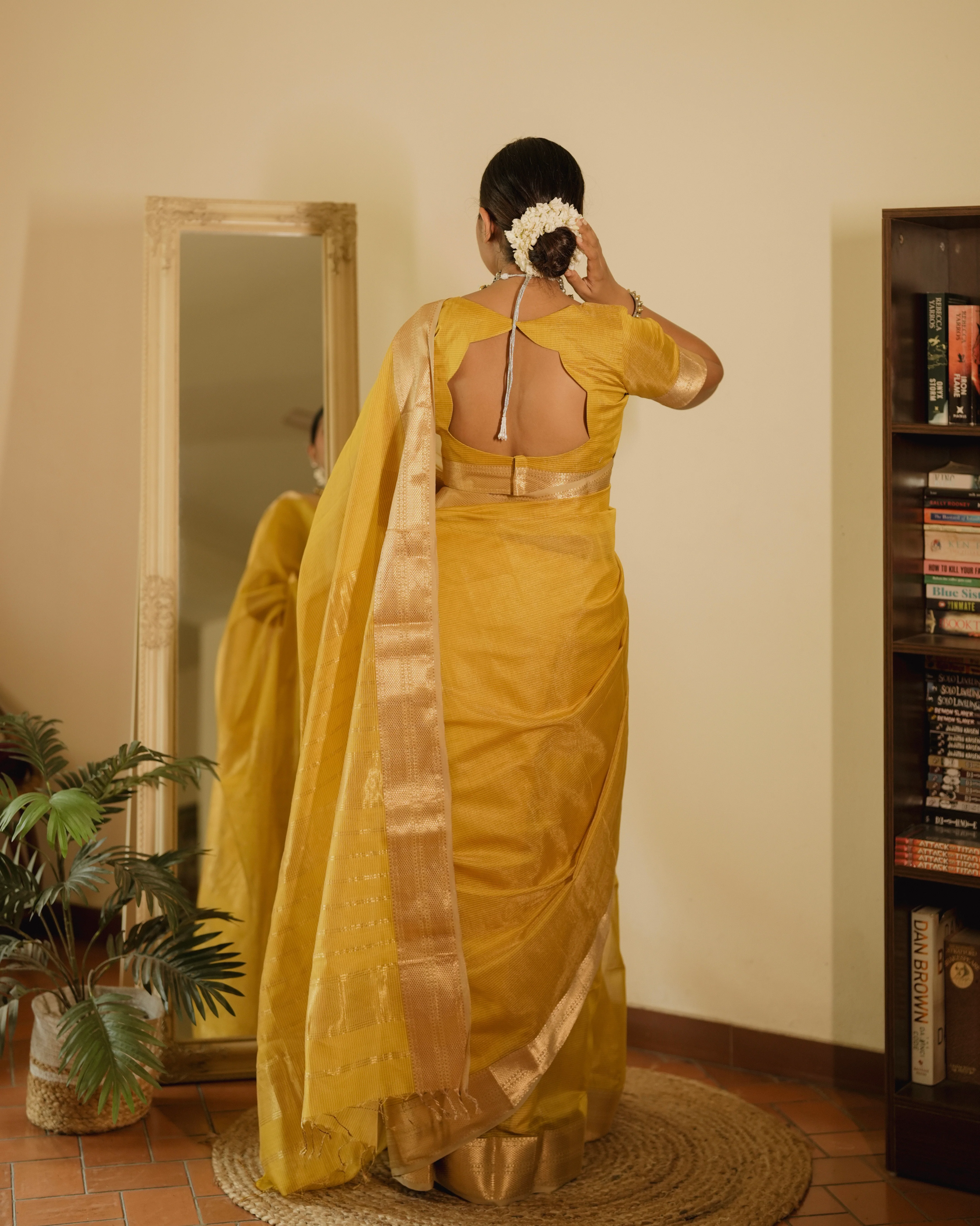 Yellow Maheshwari saree with zari lines all over - Image 10