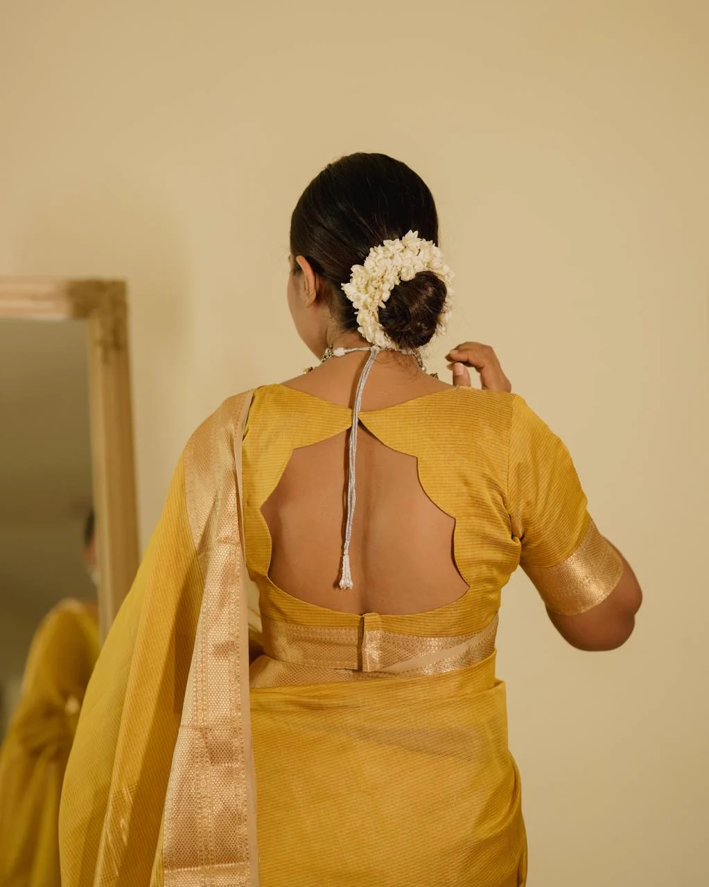 Yellow Maheshwari saree with zari lines all over - Image 14