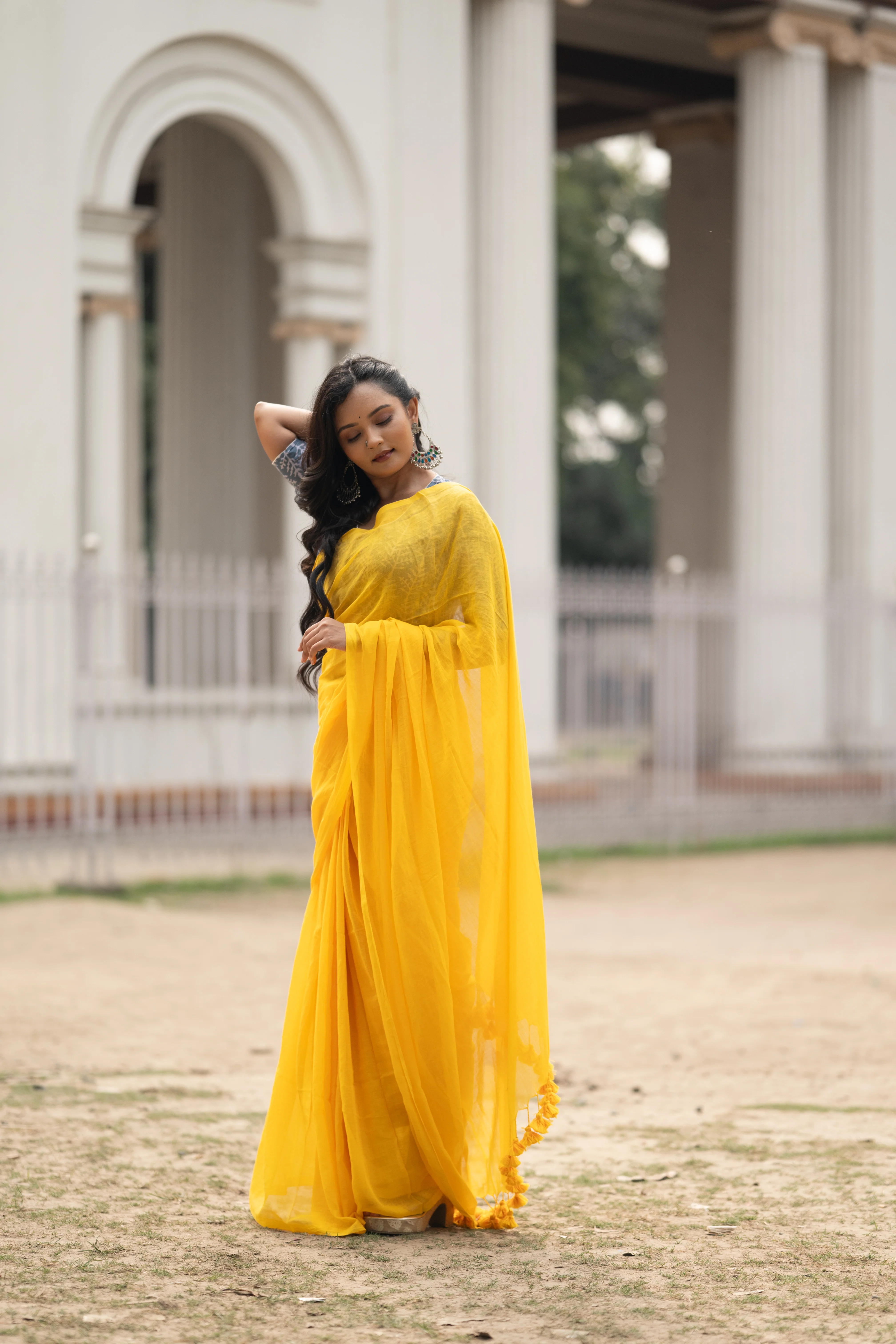 Yellow mulmul saree - Image 5