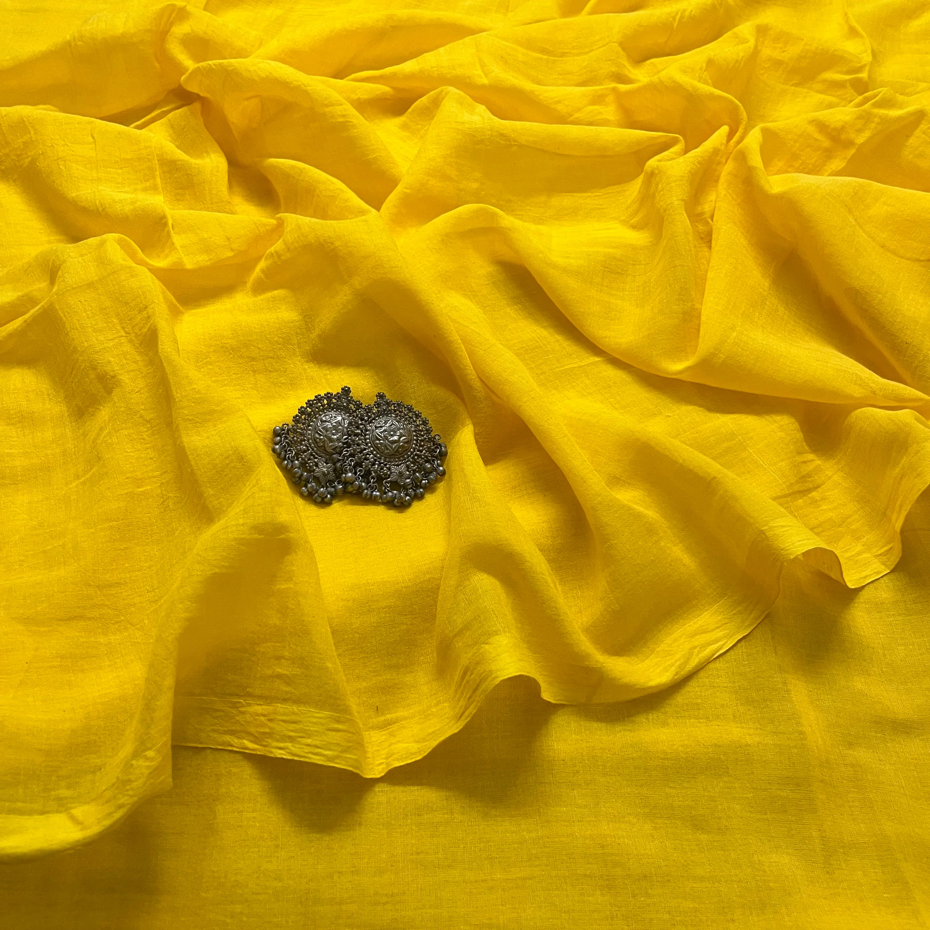 Yellow mulmul saree - Image 7